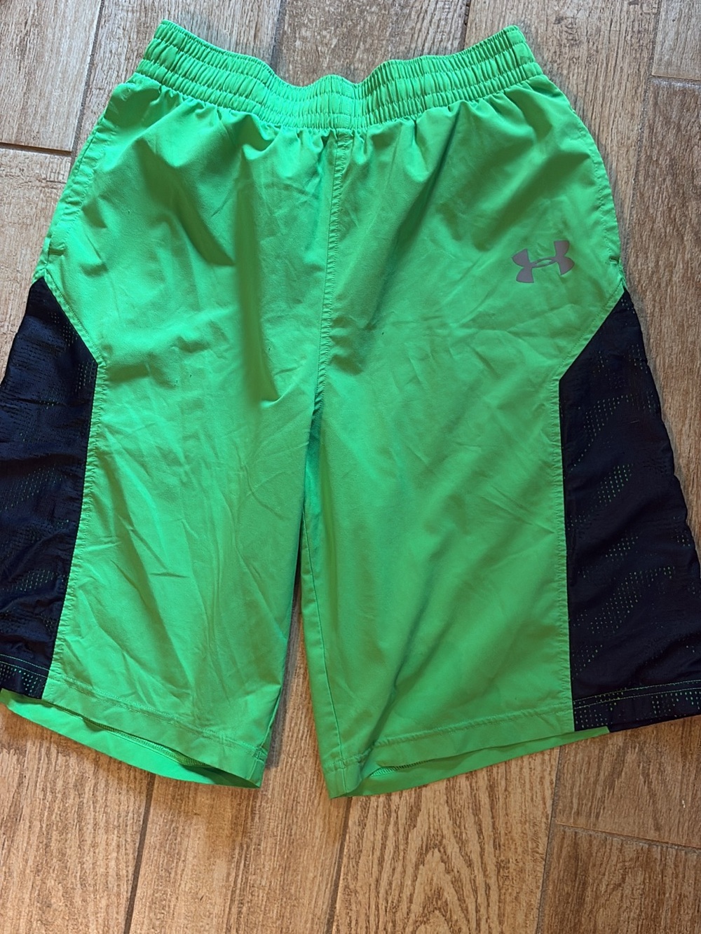 Under Armour Men’s Bright Green shorts